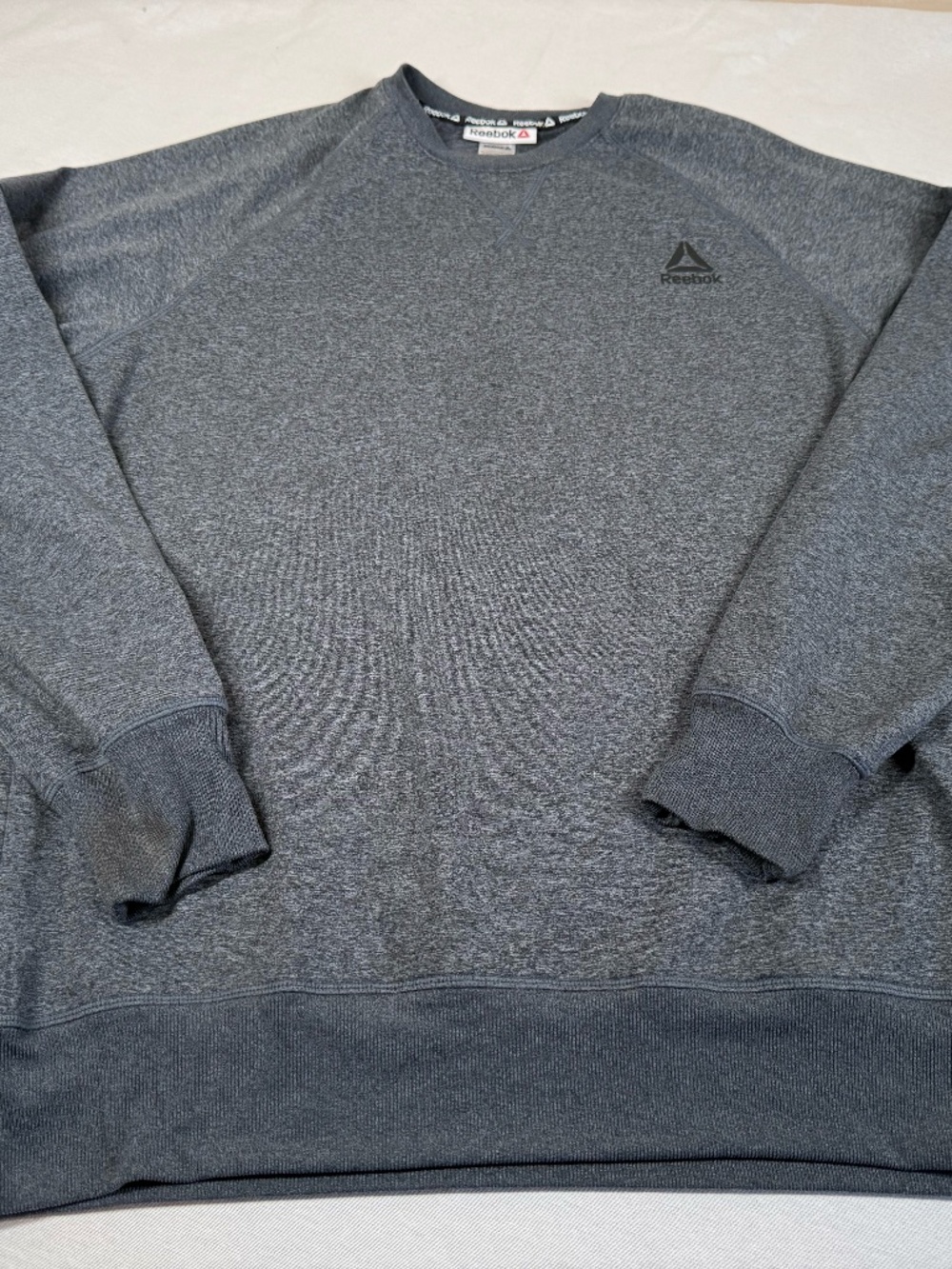 Reebok Men's Long Sleeve Sweatshirt Size Medium - Gray